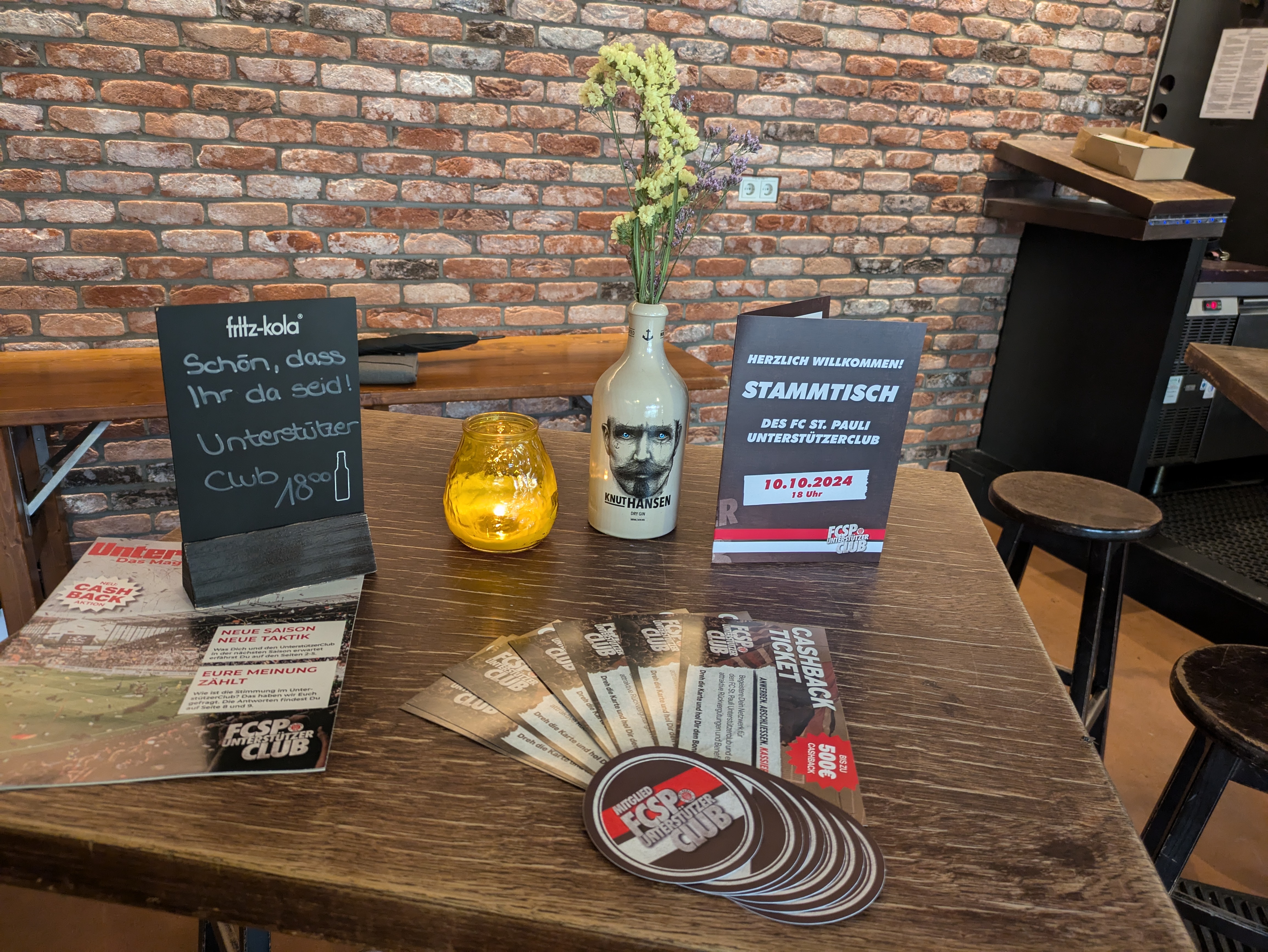 STAMMTISCH IM CLUBHEIM